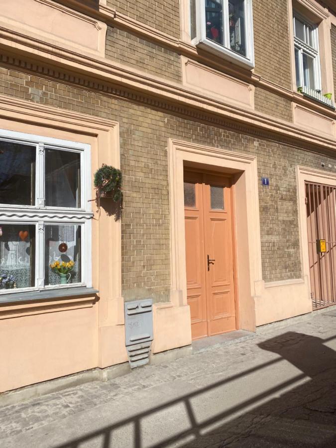 Apartamento Cave By Casa Familia Novi Sad Exterior foto